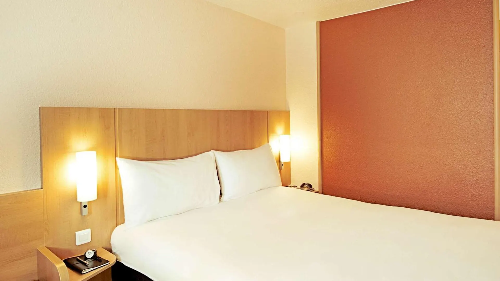 **  Hotel Ibis Lisboa Jose Malhoa Portugal