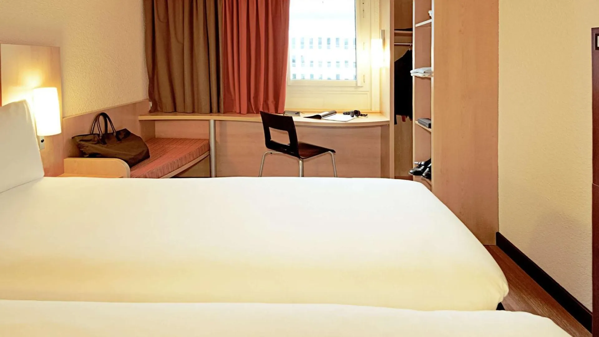 Hotel Ibis Lisboa Jose Malhoa 2*, Lisbon